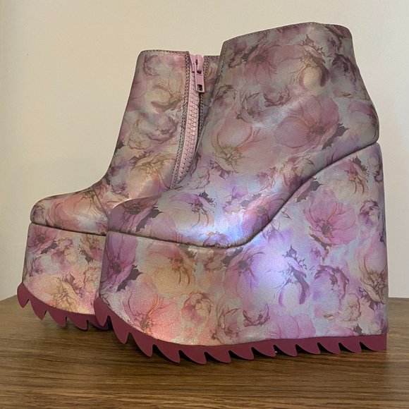YRU Shoes - YRU Dimension Platform Wedges
